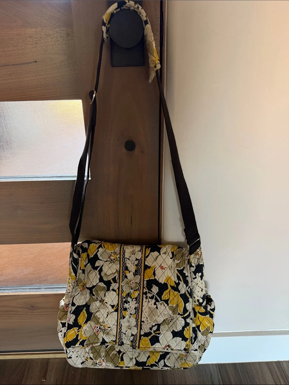 Vera Bradley Quilted Floral Diaper/Baby Crossbody Messenger Bag Dogwood pattern